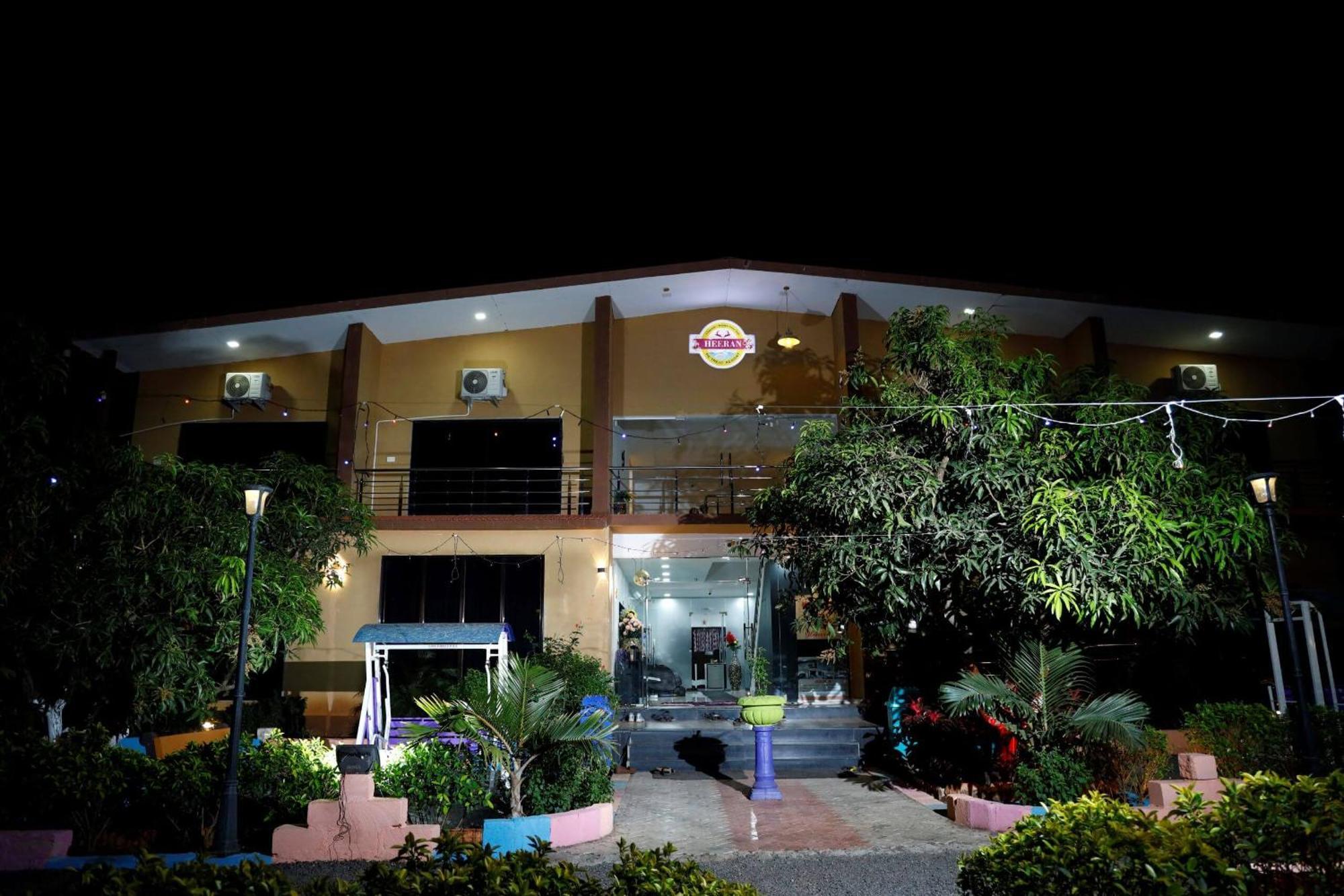 Heeran Re-Treat Resort Sasan Gir Luaran gambar